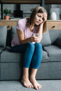 Die Verbindung zwischen Schmerz und Psyche ist tiefgreifend und komplex, aber auch voller Potenzial zur Heilung. Indem wir verstehen, wie unser Geist den Schmerz beeinflusst, können wir die Kontrolle über unser Wohlbefinden zurückerlangen.